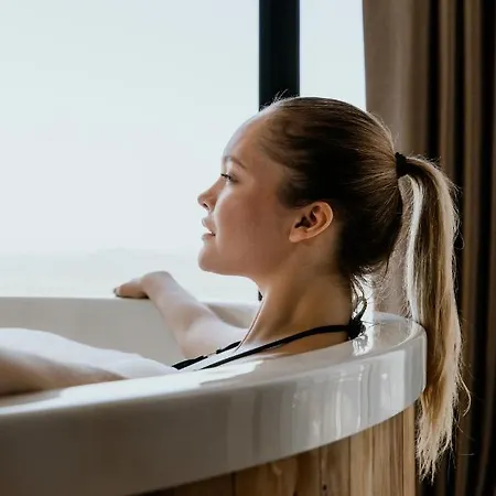 Marlo 12 Adult Only * Ayvalı