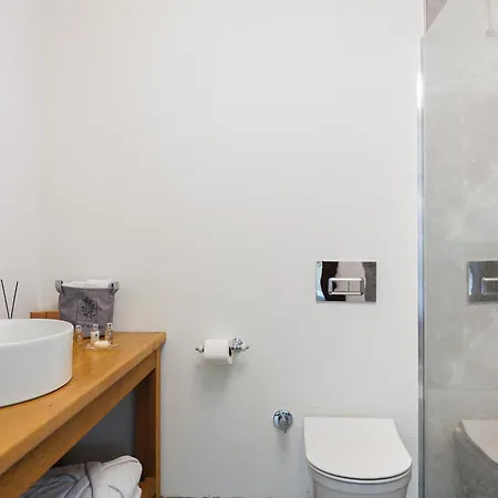Marlo 12 Adult Only Hotel *
