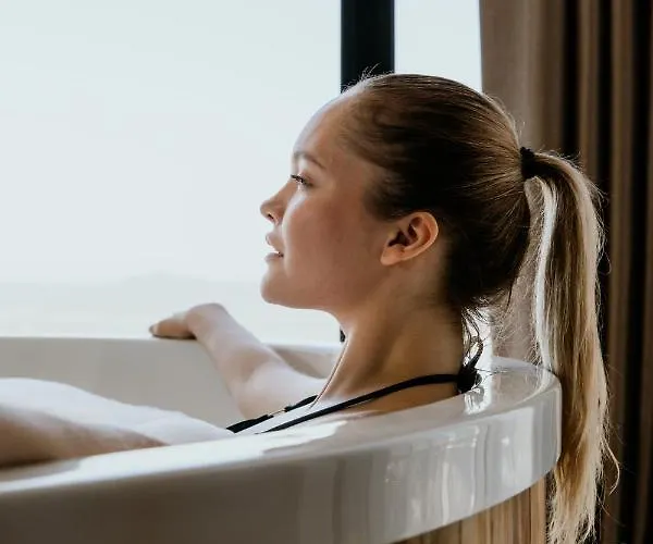 Marlo 12 Adult Only * Ayvalı