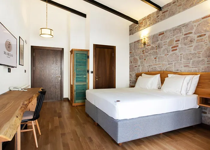 Marlo 12 Adult Only Ayvalı